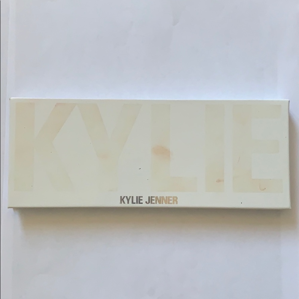 Kylie Cosmetics Peach Extended Palette